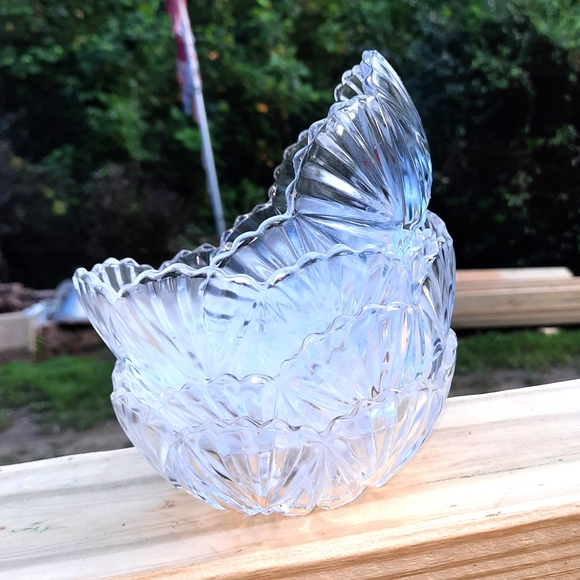 ~{Unbranded}~ Set of 4 scalloped design desert bowls. - Picture 2 of 6